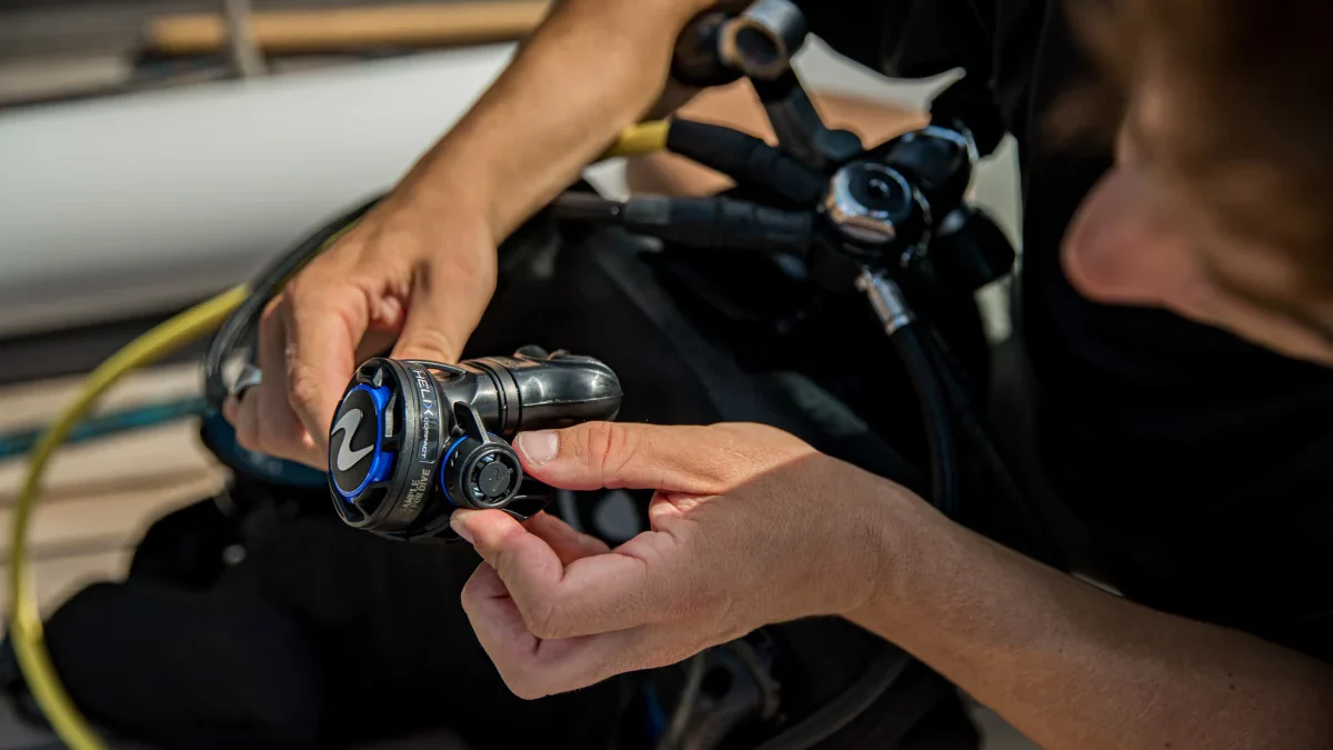 A Guide on How to Choose the Right Dive Shop Near Me