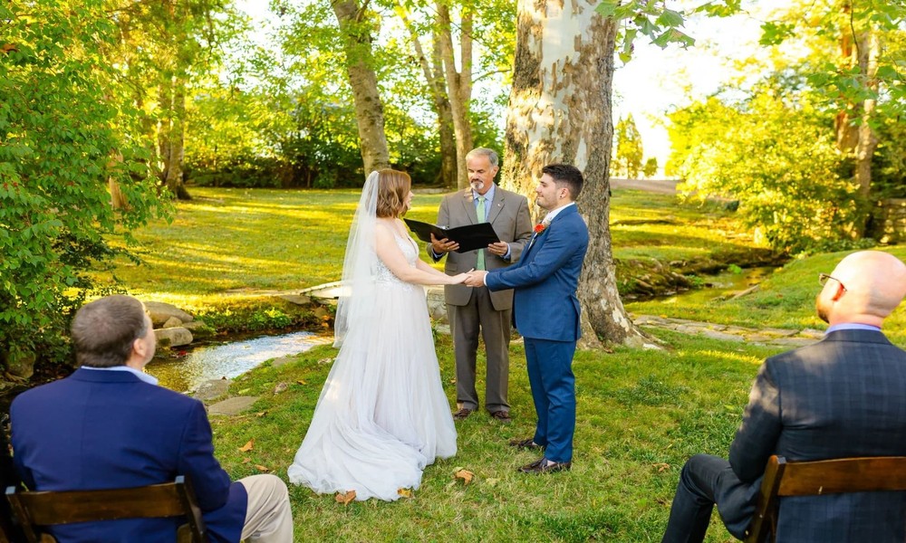Nashville Elopement Chapel Options for an Intimate Wedding
